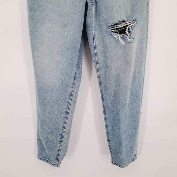 Levi's Premium Light Wash High Loose Taper Distressed Size 28 - Picture 3 of 12